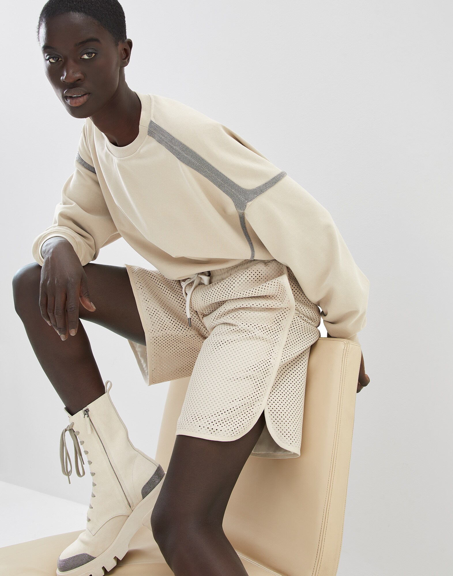 Sweatshirt - Editorial view