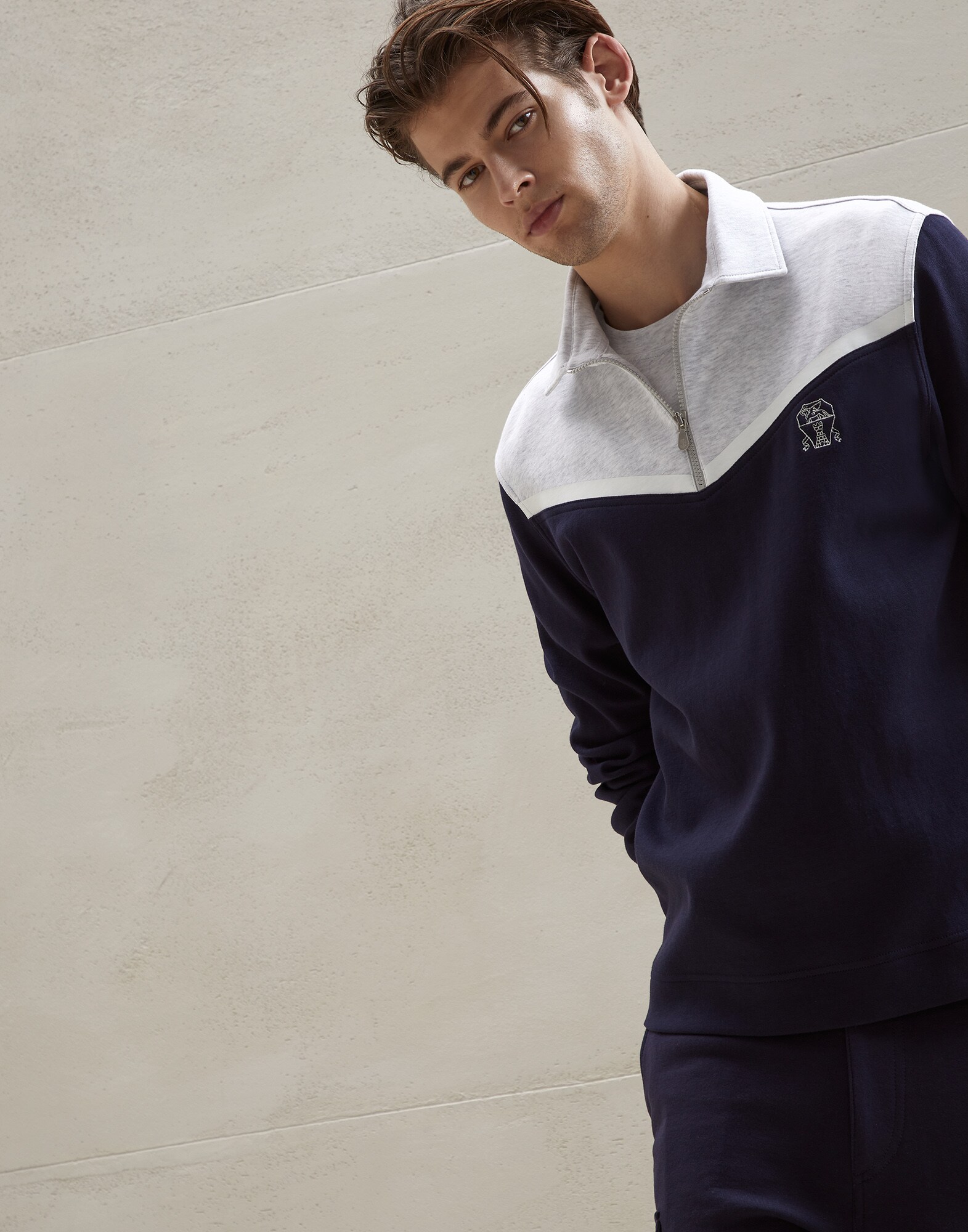 Sweatshirt - Editorial view