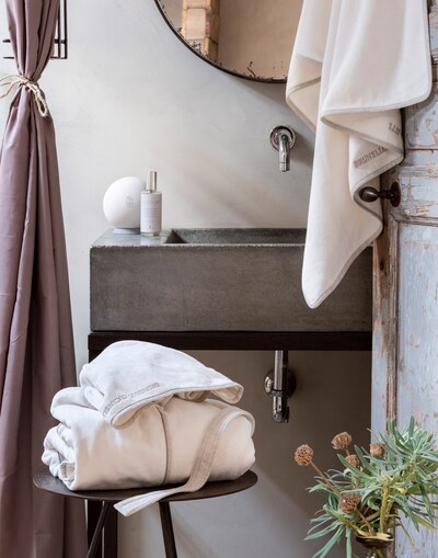Discover Look 212BEOUTFITBATHROBES5 - Brunello Cucinelli