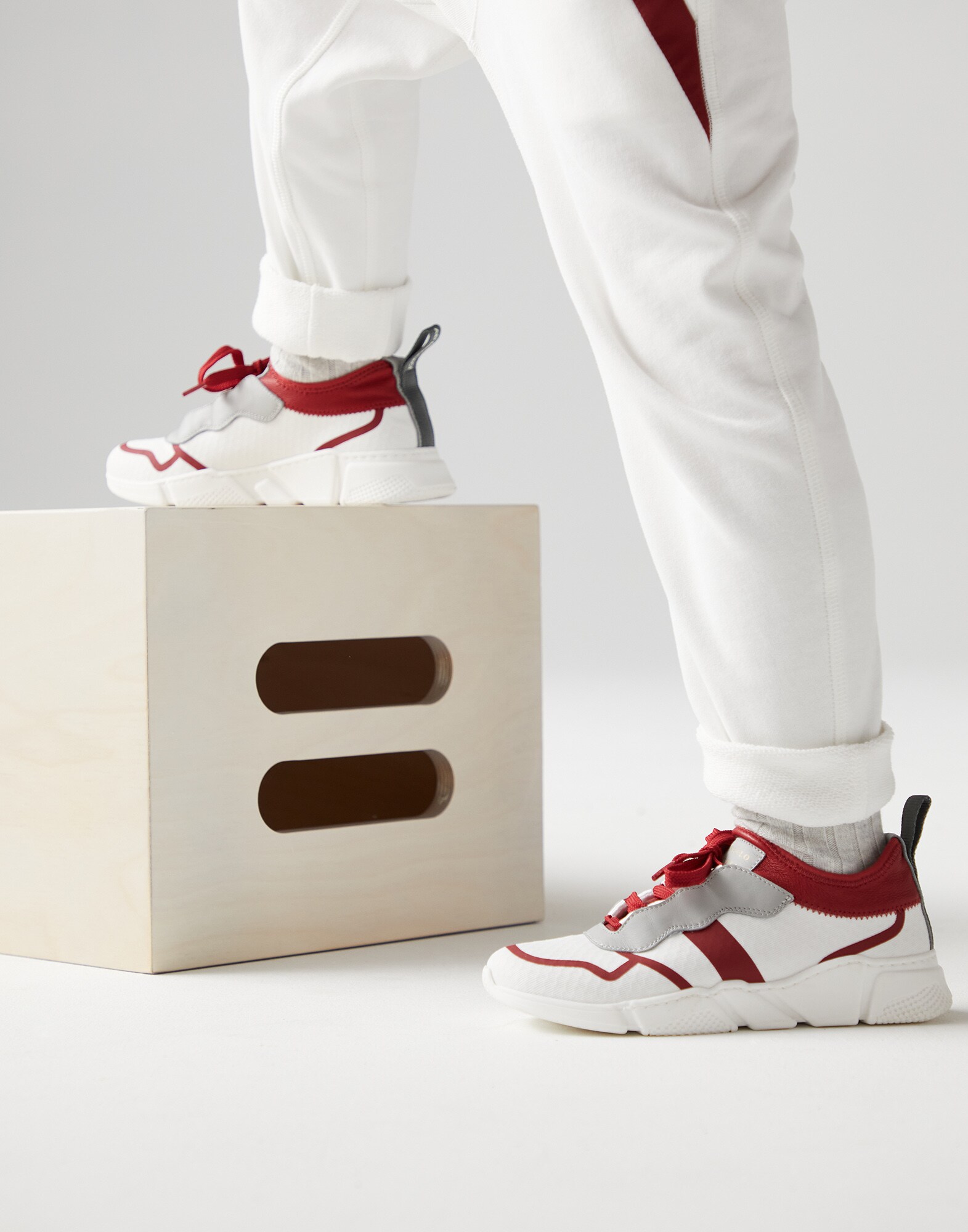 Sneakers aus Stoff und Kalbsleder
                            Weiß Jungen - Brunello Cucinelli
                        