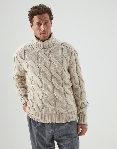 Turtleneck - Front view