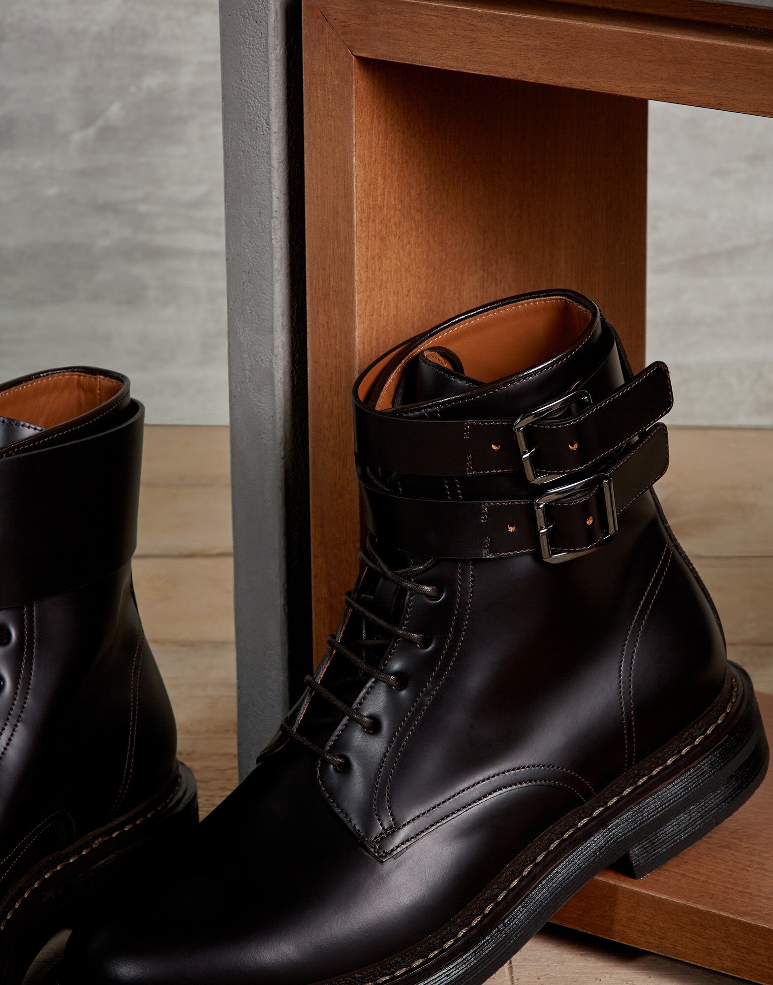 Lace-ups - Detail view