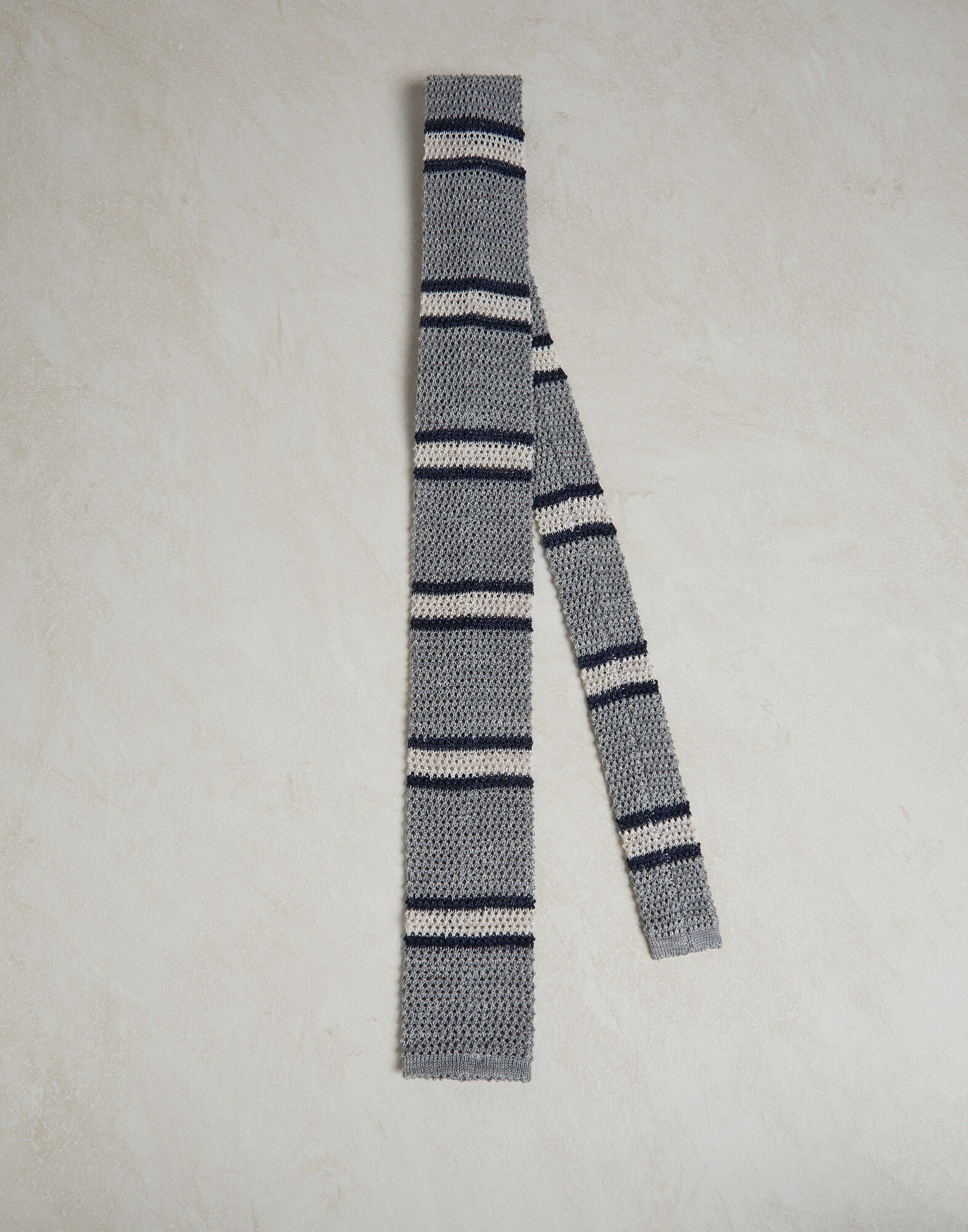 Corbata de punto a rayas