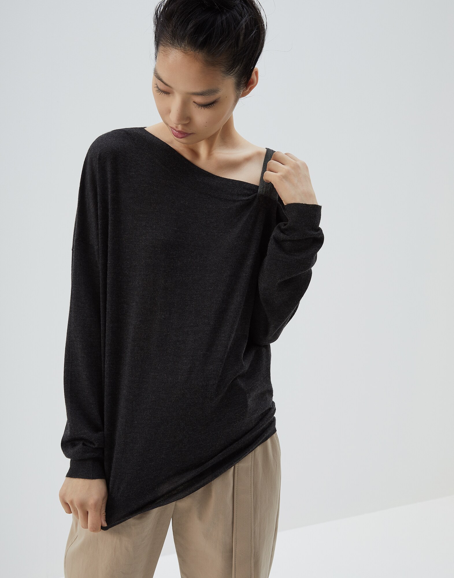 Scoop Neck - Front view