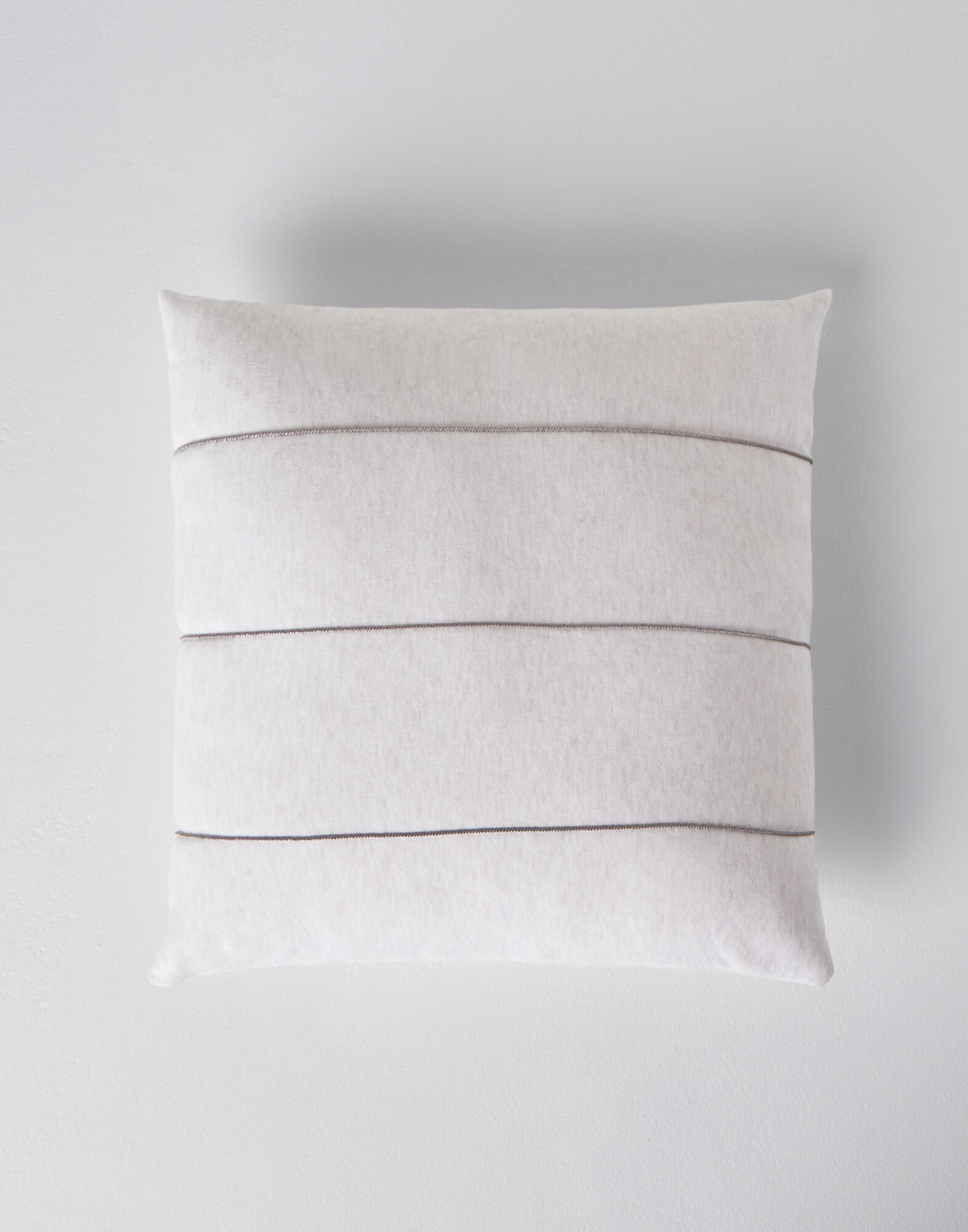 Fabric Cushions Oat Lifestyle 1 - Brunello Cucinelli