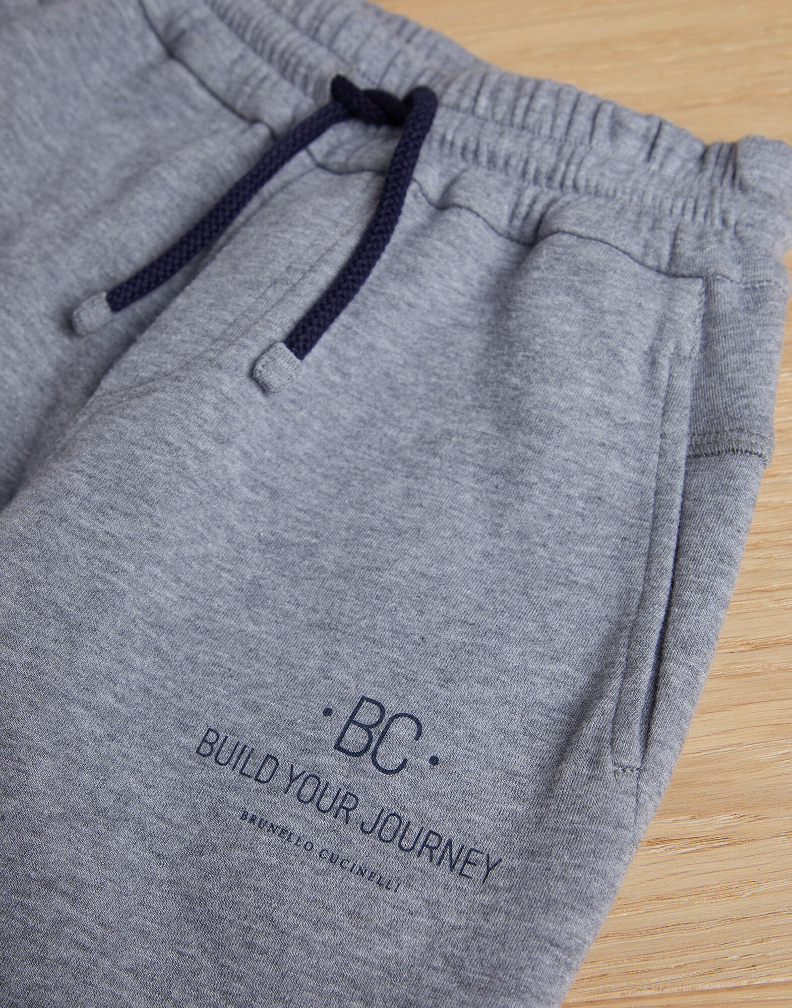Sweatpants - Detail view