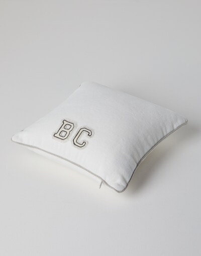 Blankets & Cushions - Front view