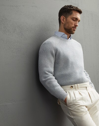 Crewneck - Editorial view