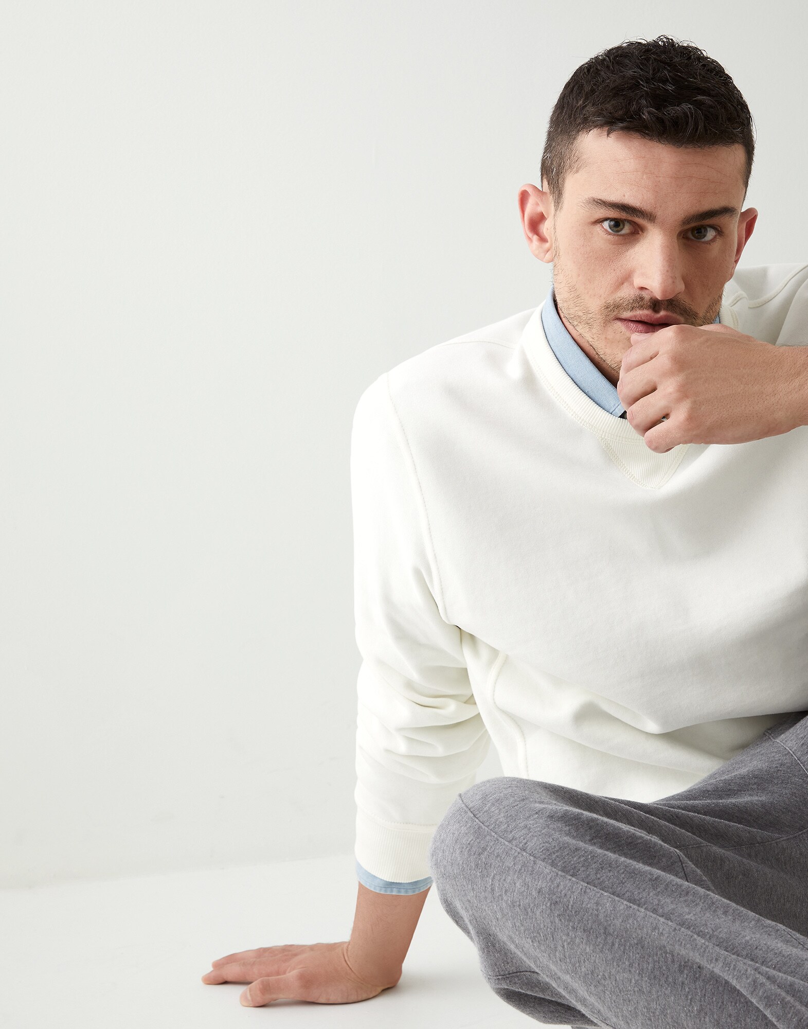Sweatshirt - Editorial view