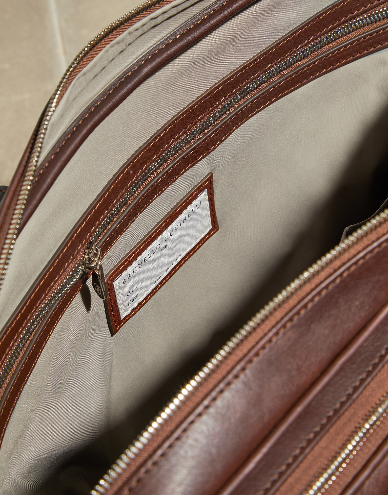 Office Bag - Full look