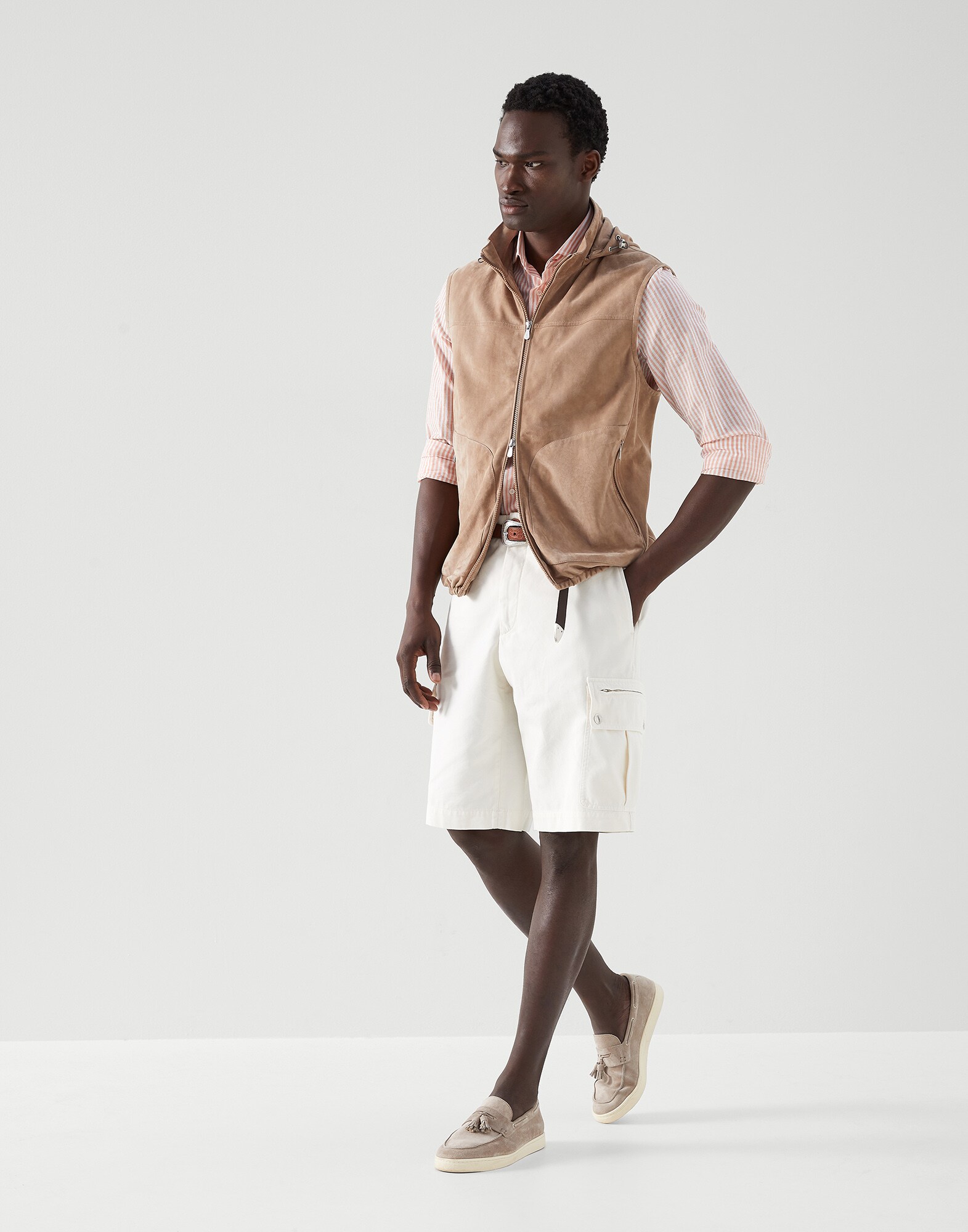 232MOUTFIT9 image number 0