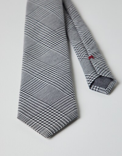 Tie - Detail view
