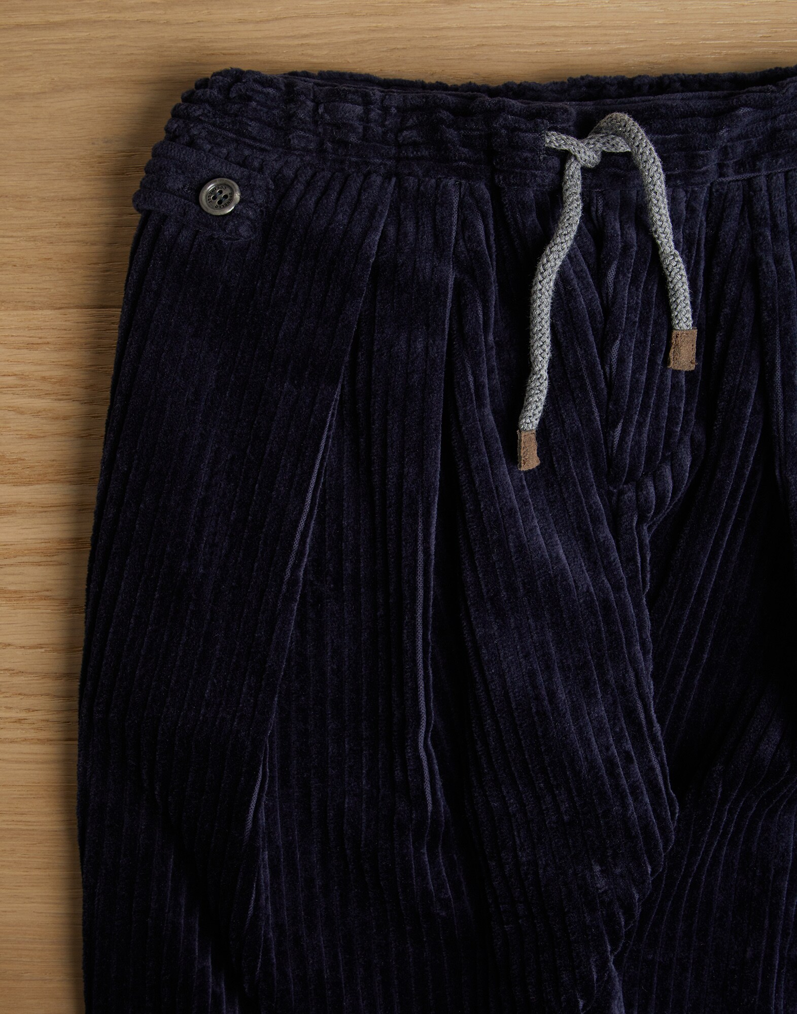 Pants - Detail view
