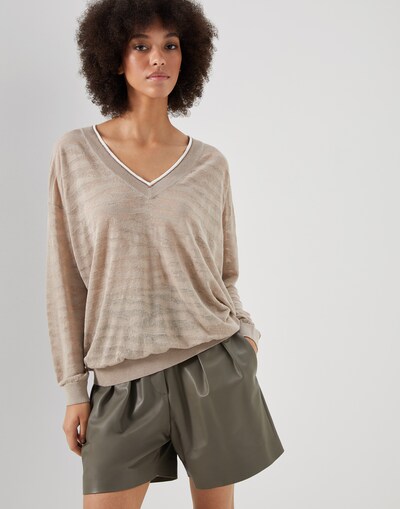 V-neck - Front view