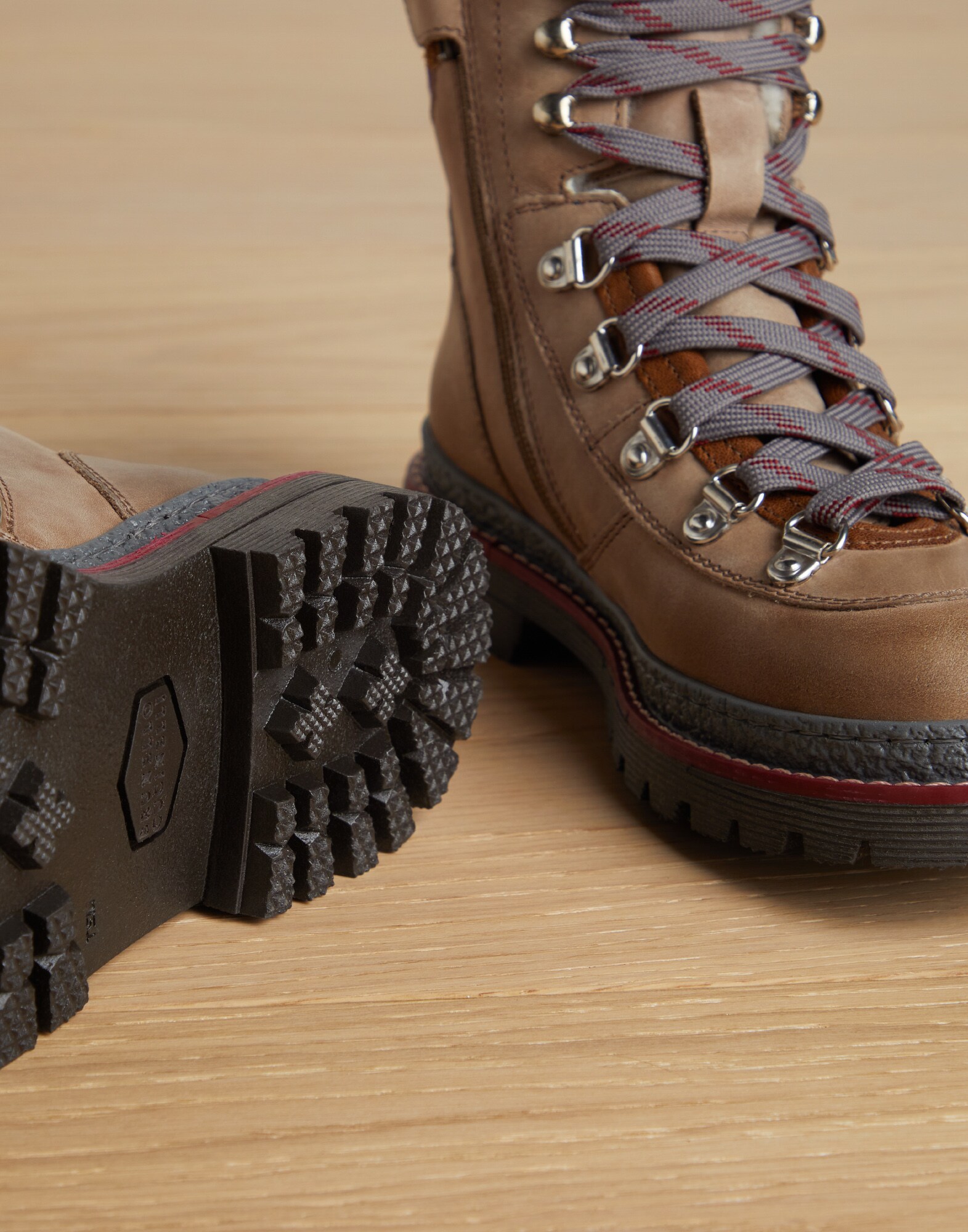 Boots - Detail view