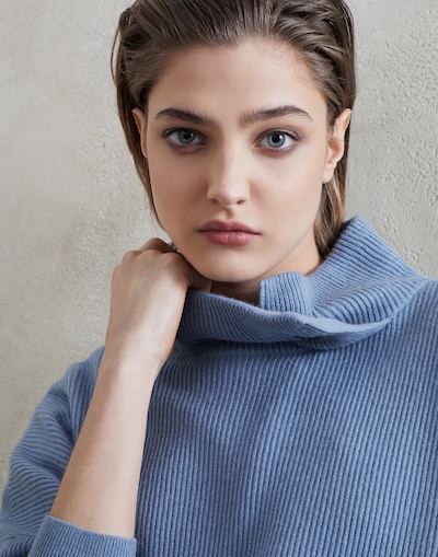Turtleneck - Detail view