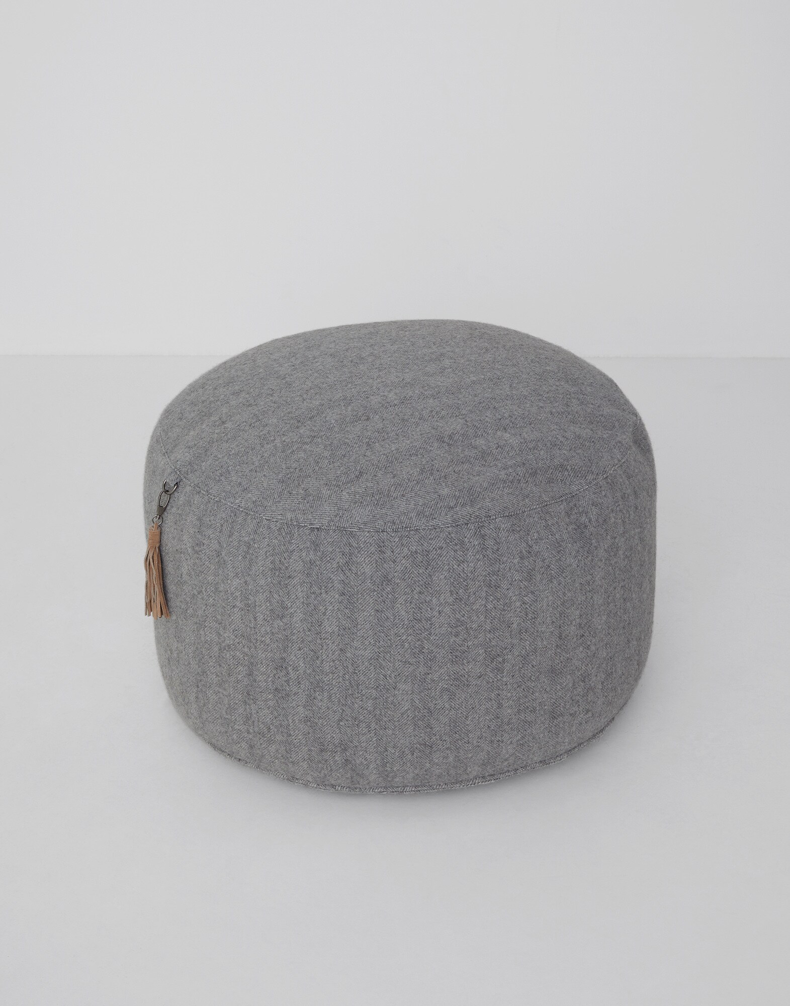 Poufs - Front view