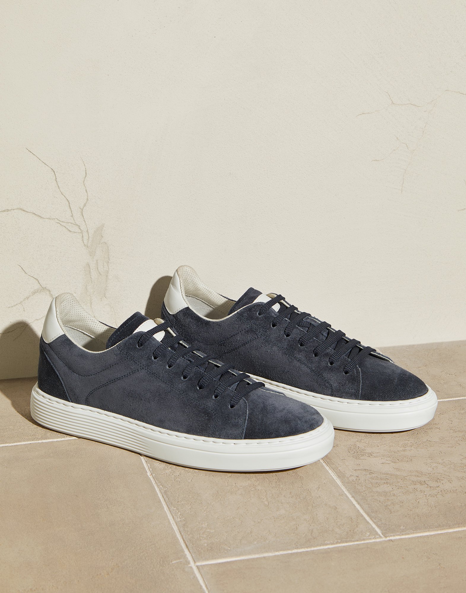 Sneakers - Front view