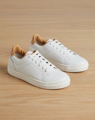 Sneakers - Front view