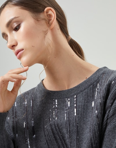 Crewneck - Detail view