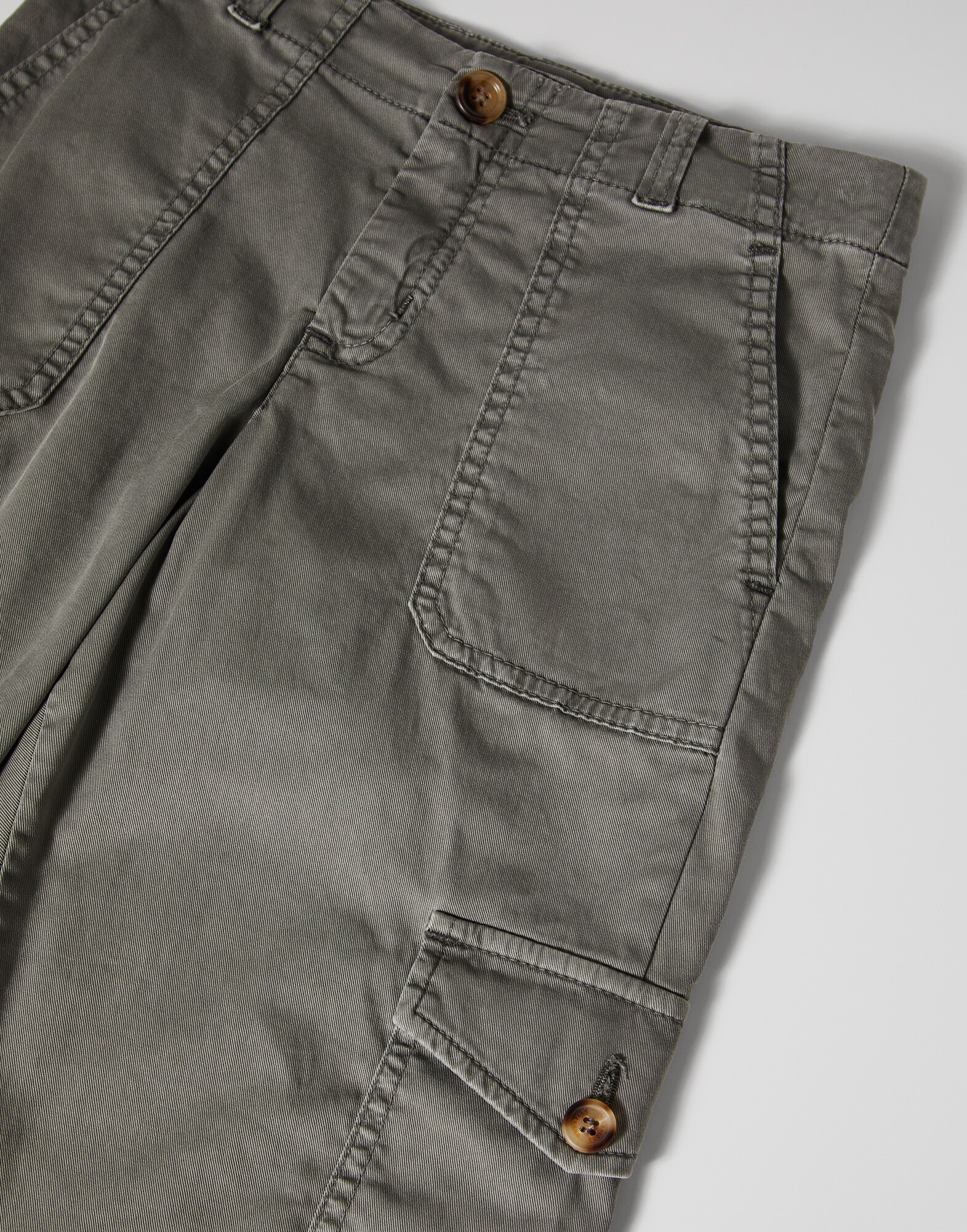 Pants - Detail view