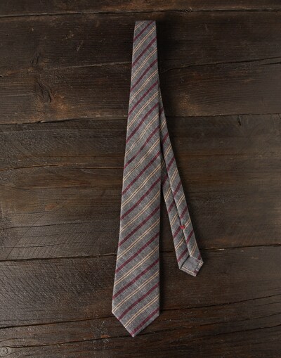 Tie - Front view