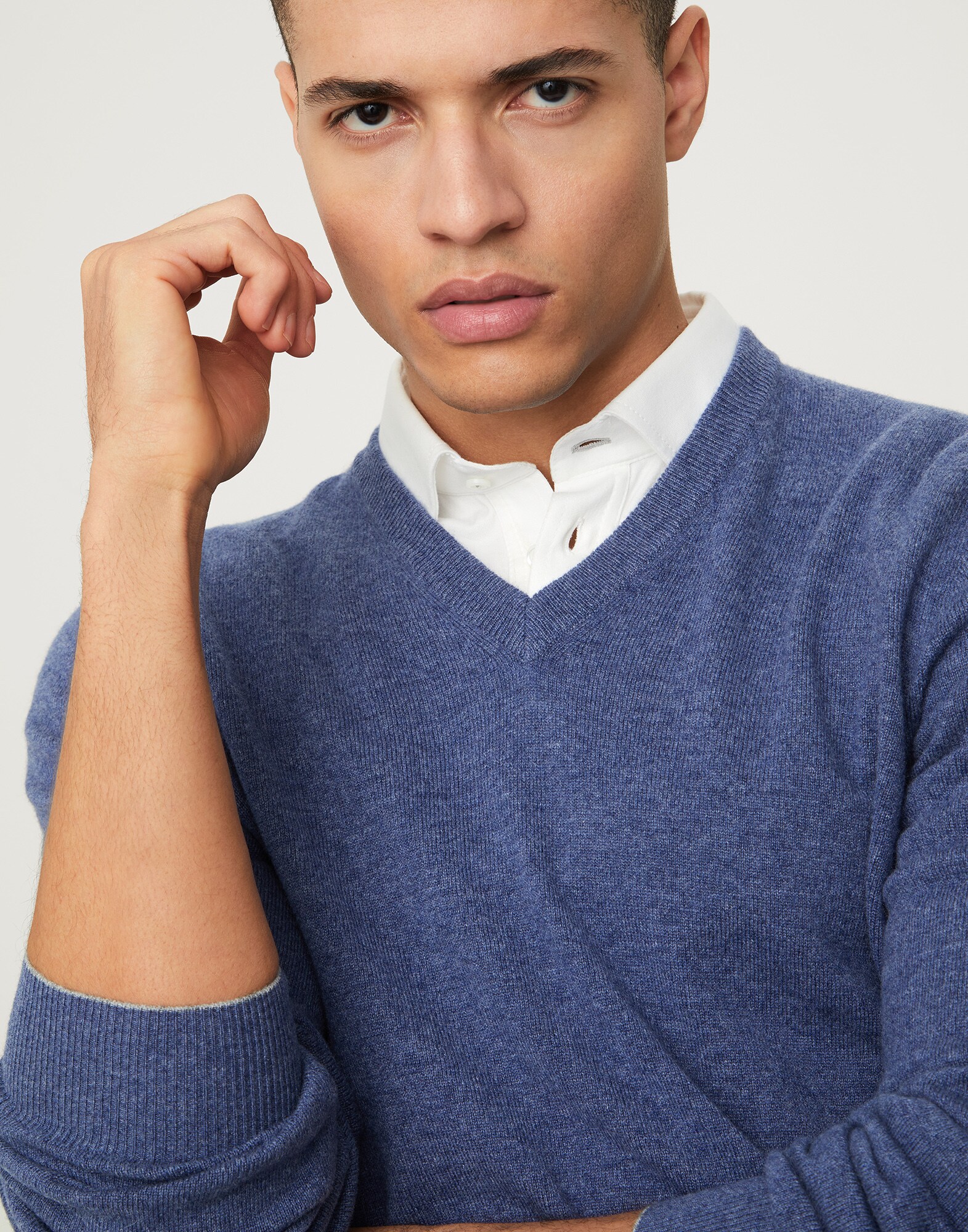 V-neck - Detail view