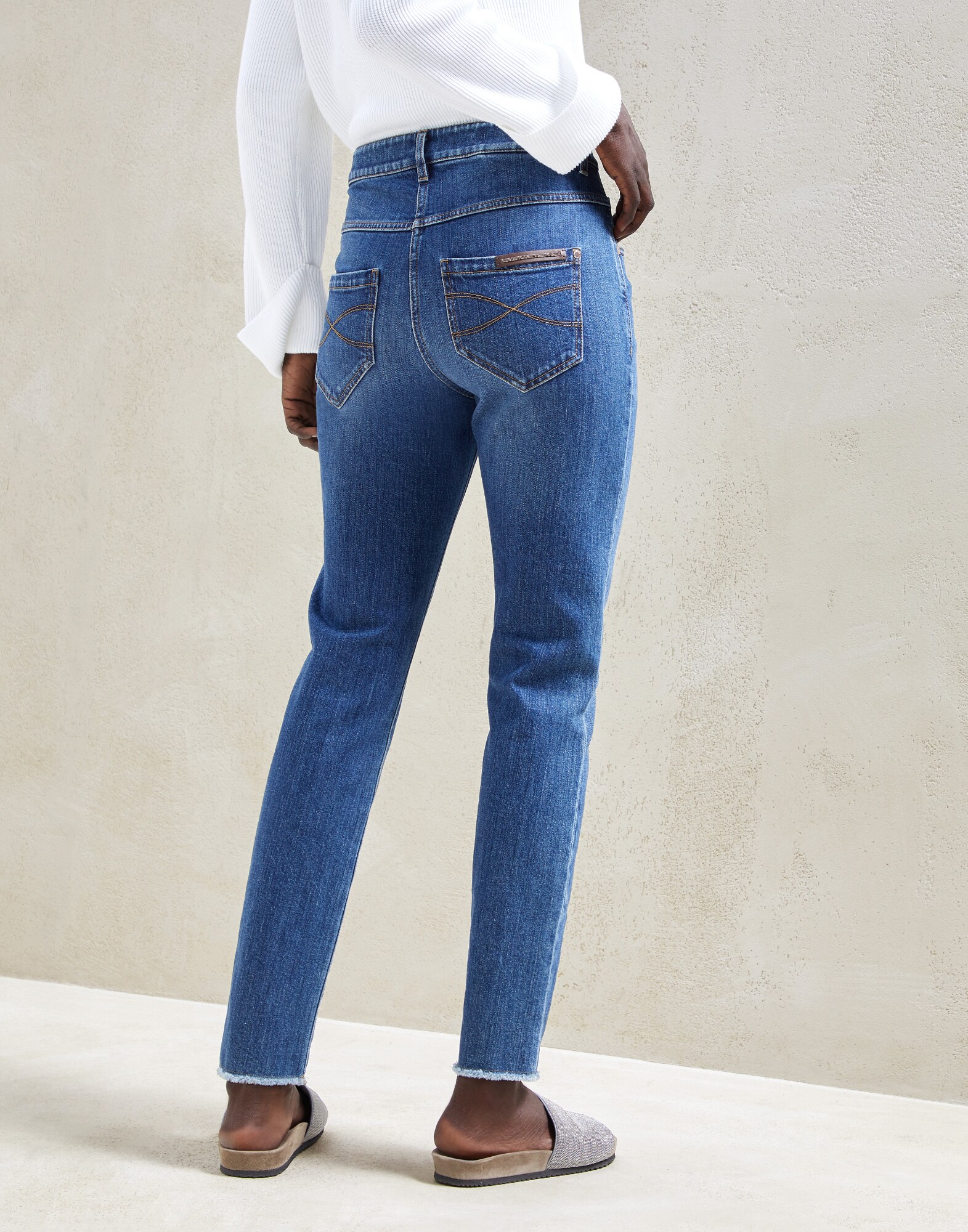 Slim - Back view