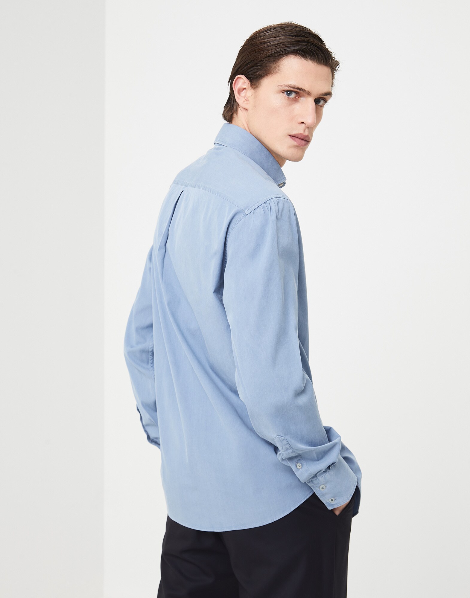 Basic - Back view
