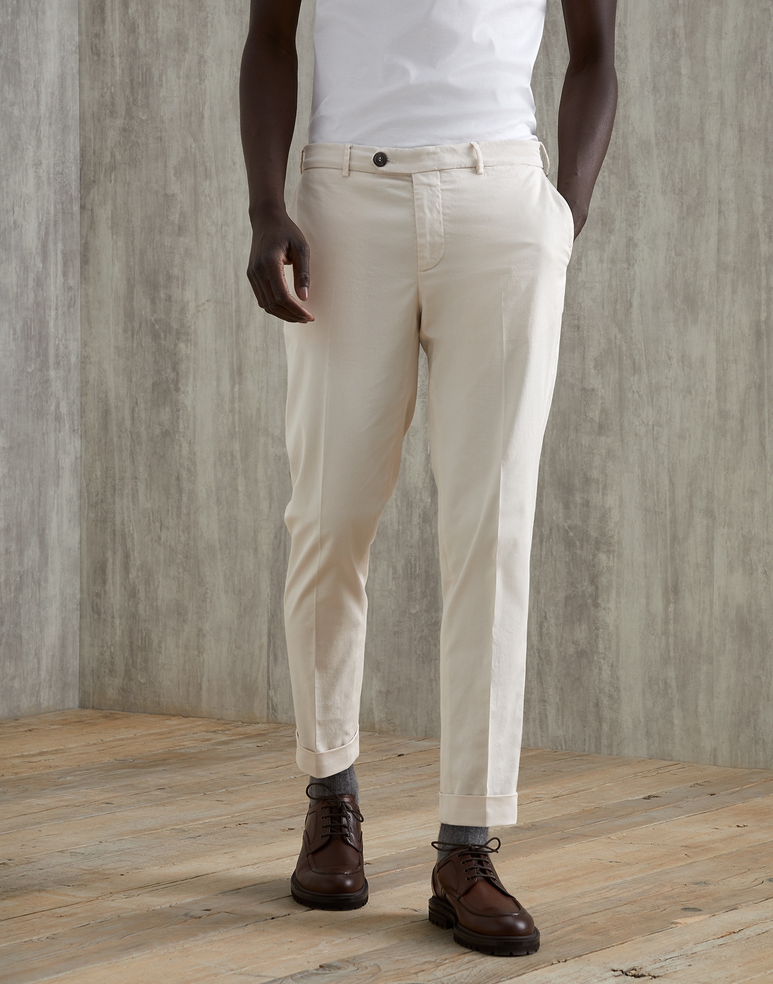 Gabardine trousers (212M289LI1770) for Man | Brunello Cucinelli