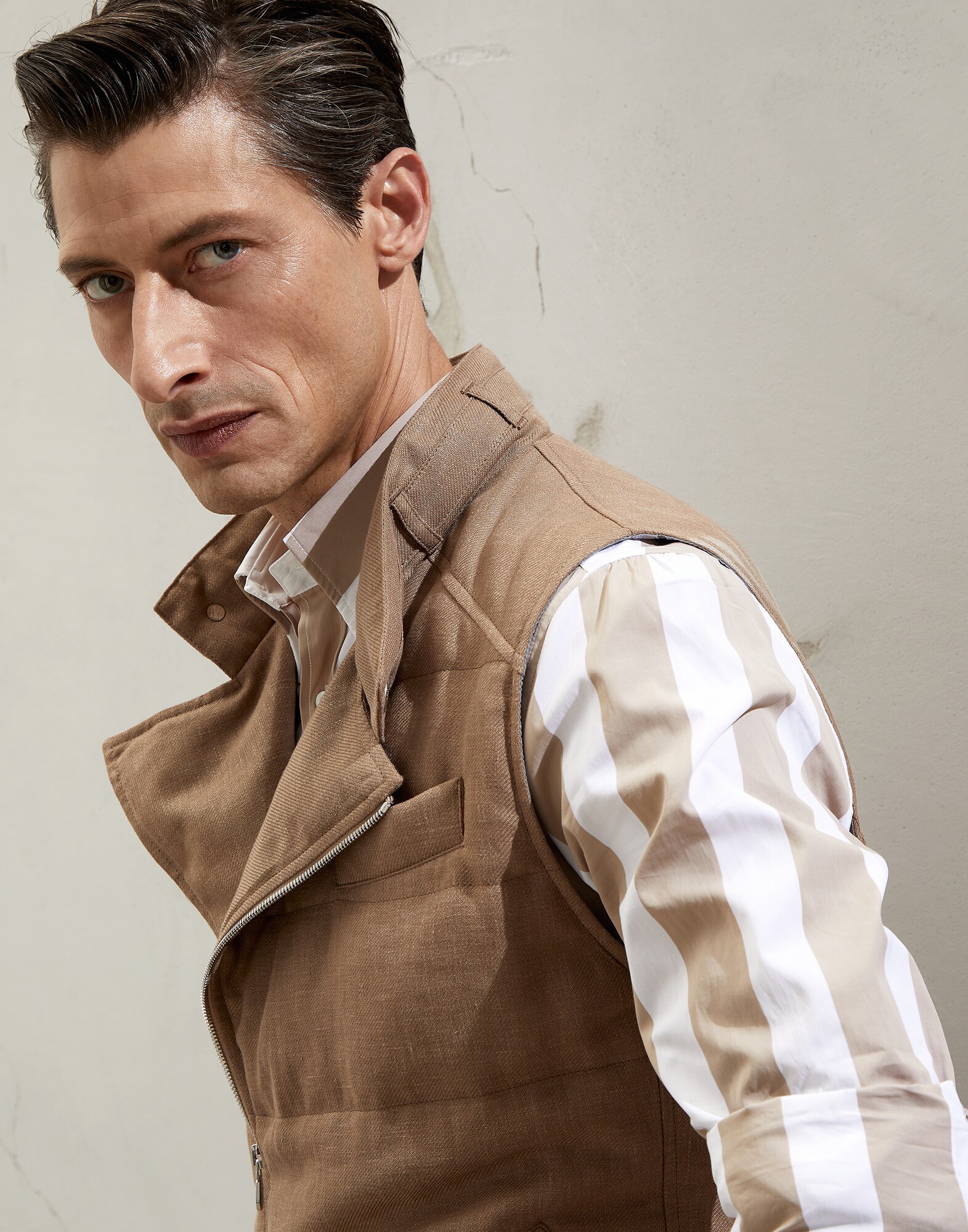 Down Sleeveless Jacket - Detail