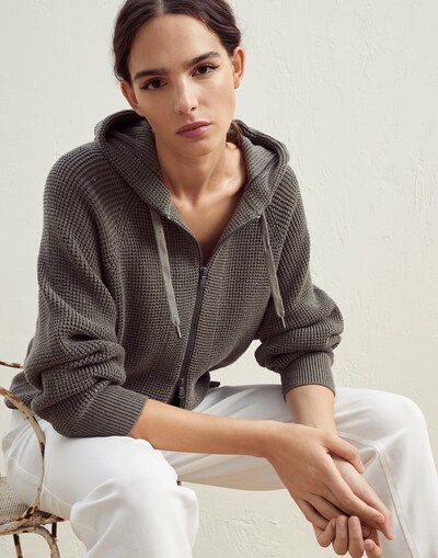 Jersey con Capucha - Vista editorial