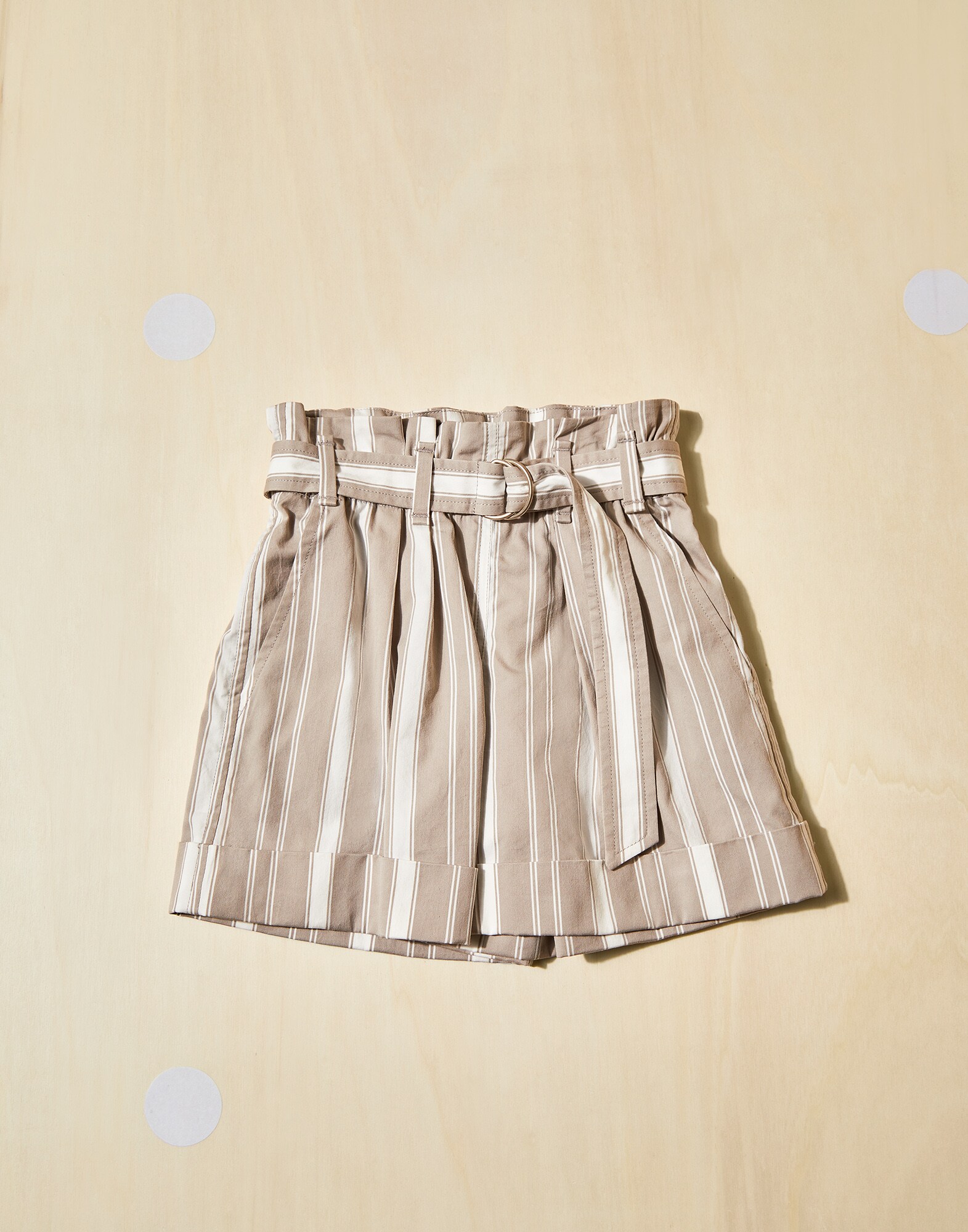 Bermuda & Shorts - Front view