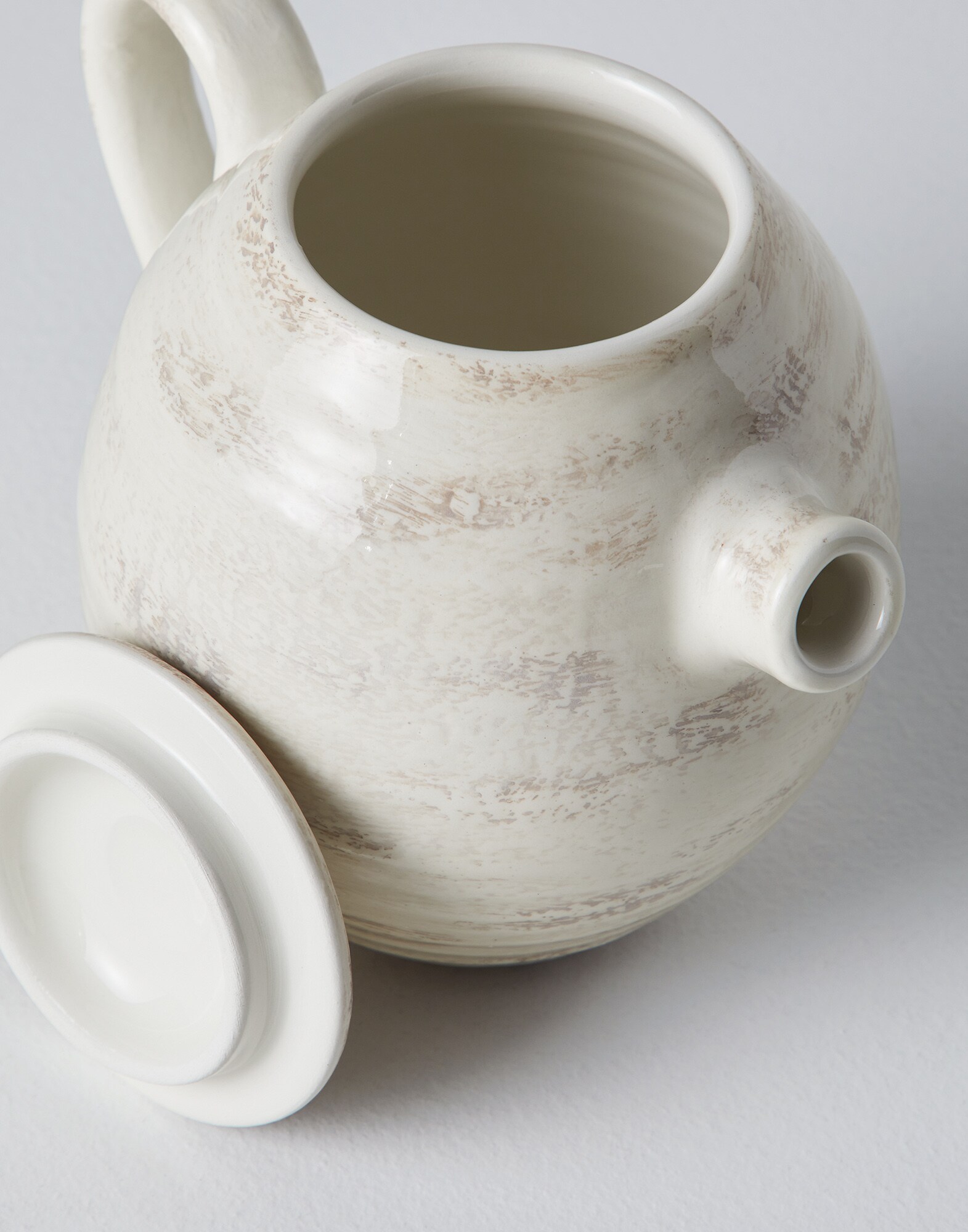 Dinnerware - Detail view