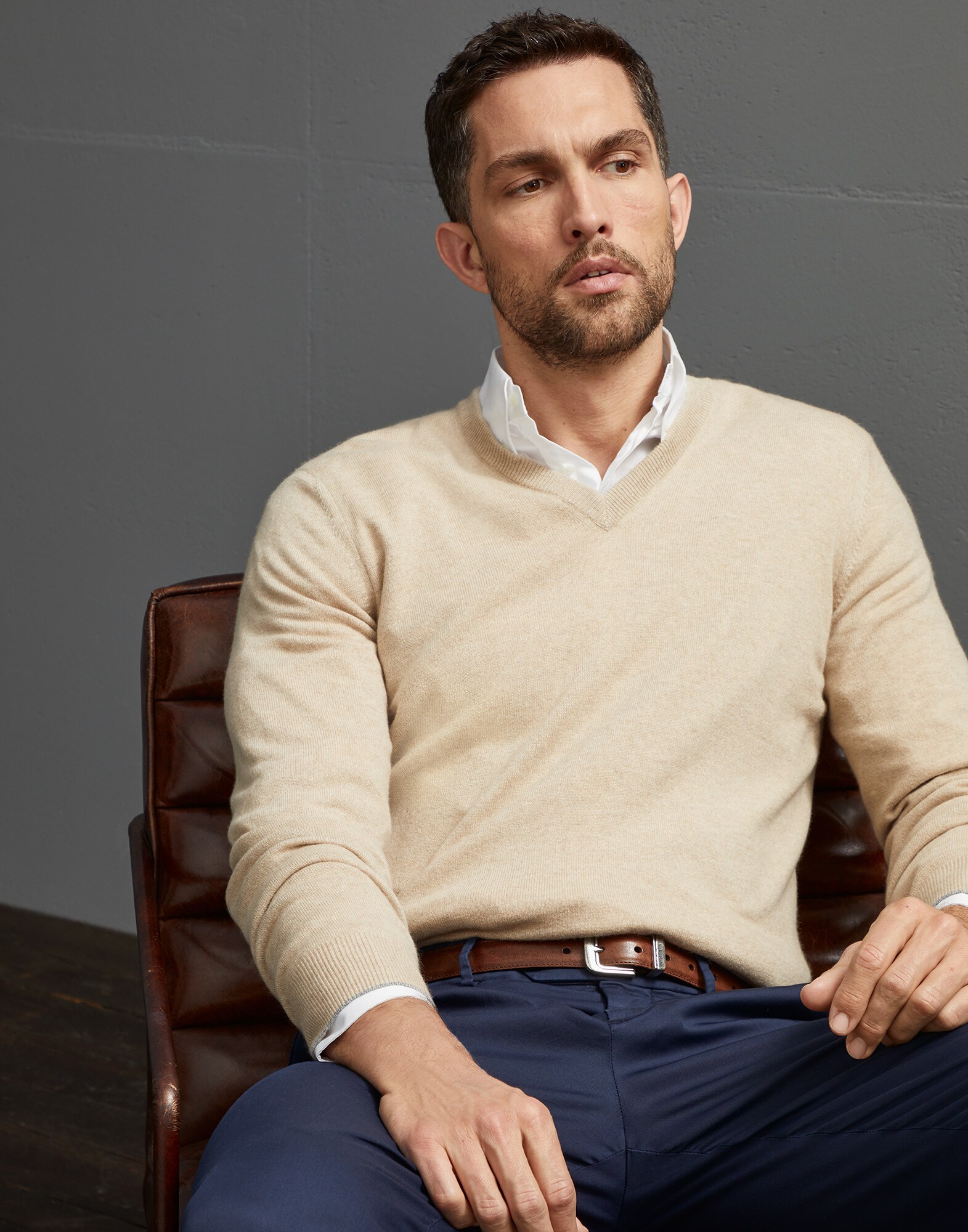 V-neck - Editorial view