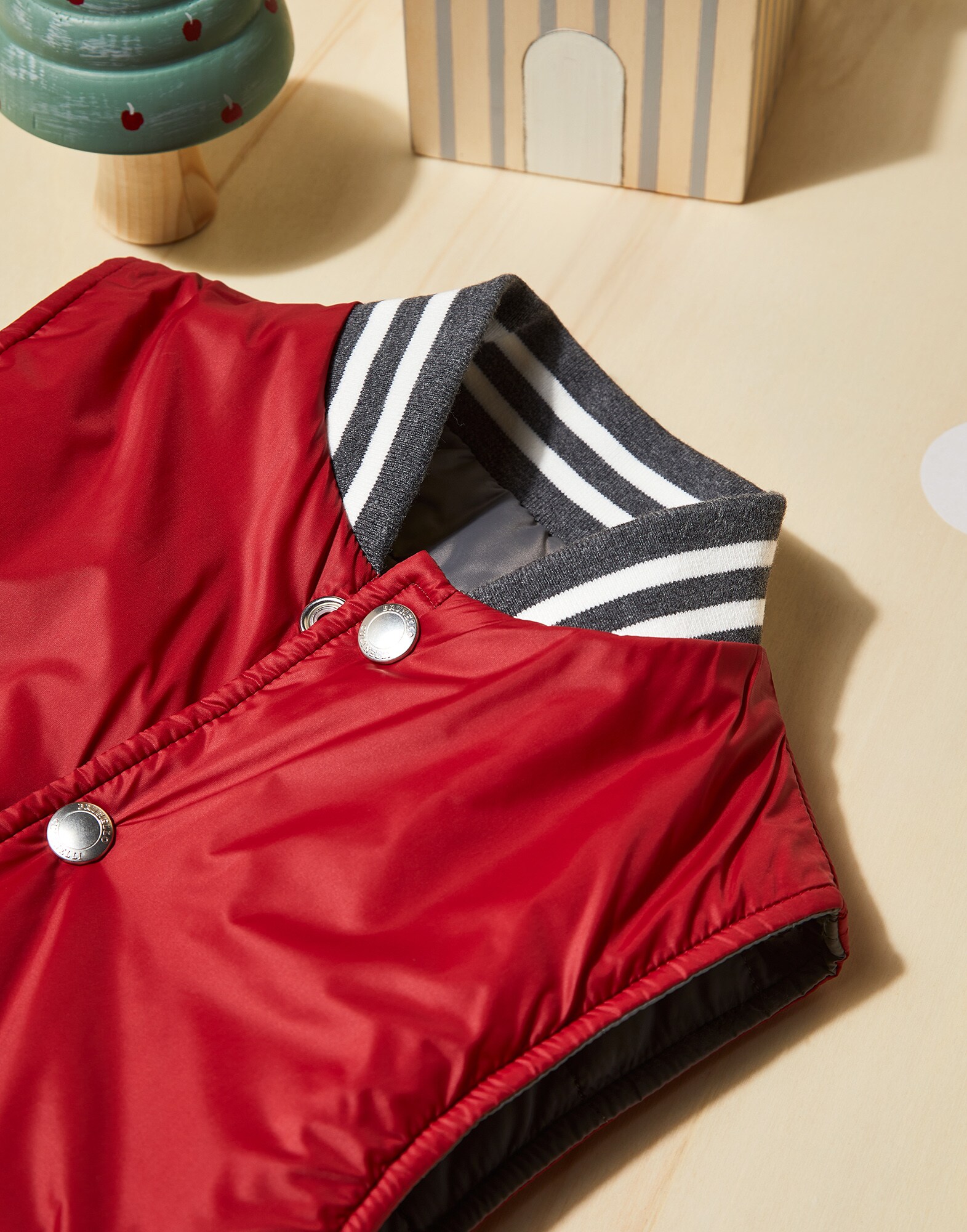 Down Jacket - Detail view
