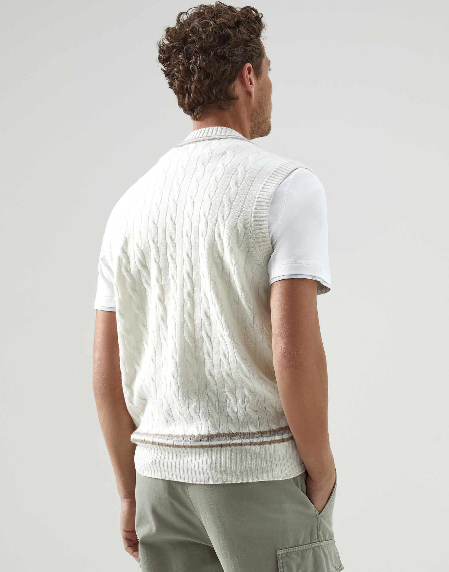 V-neck - Back view