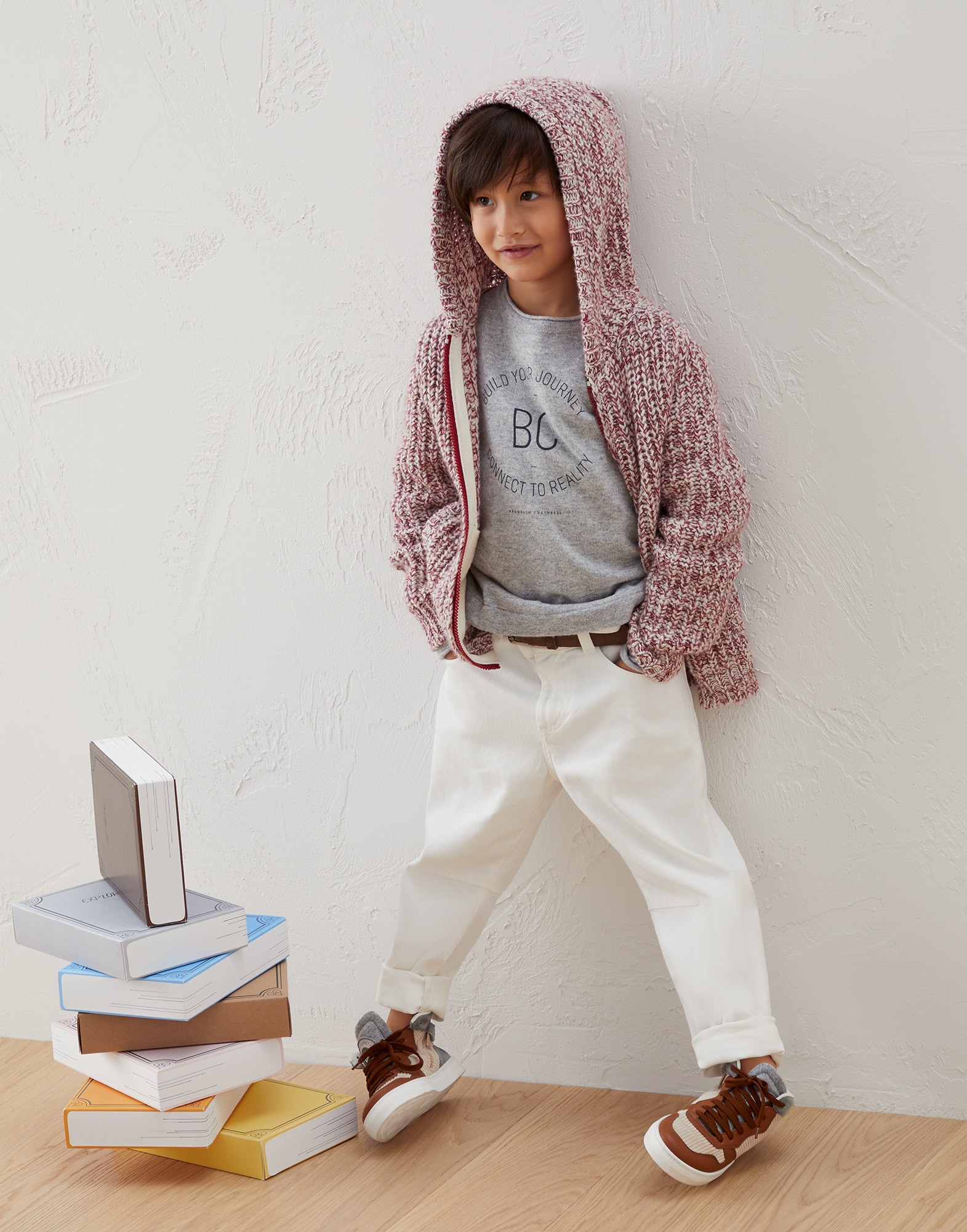 212HOUTFIT2 image number 0