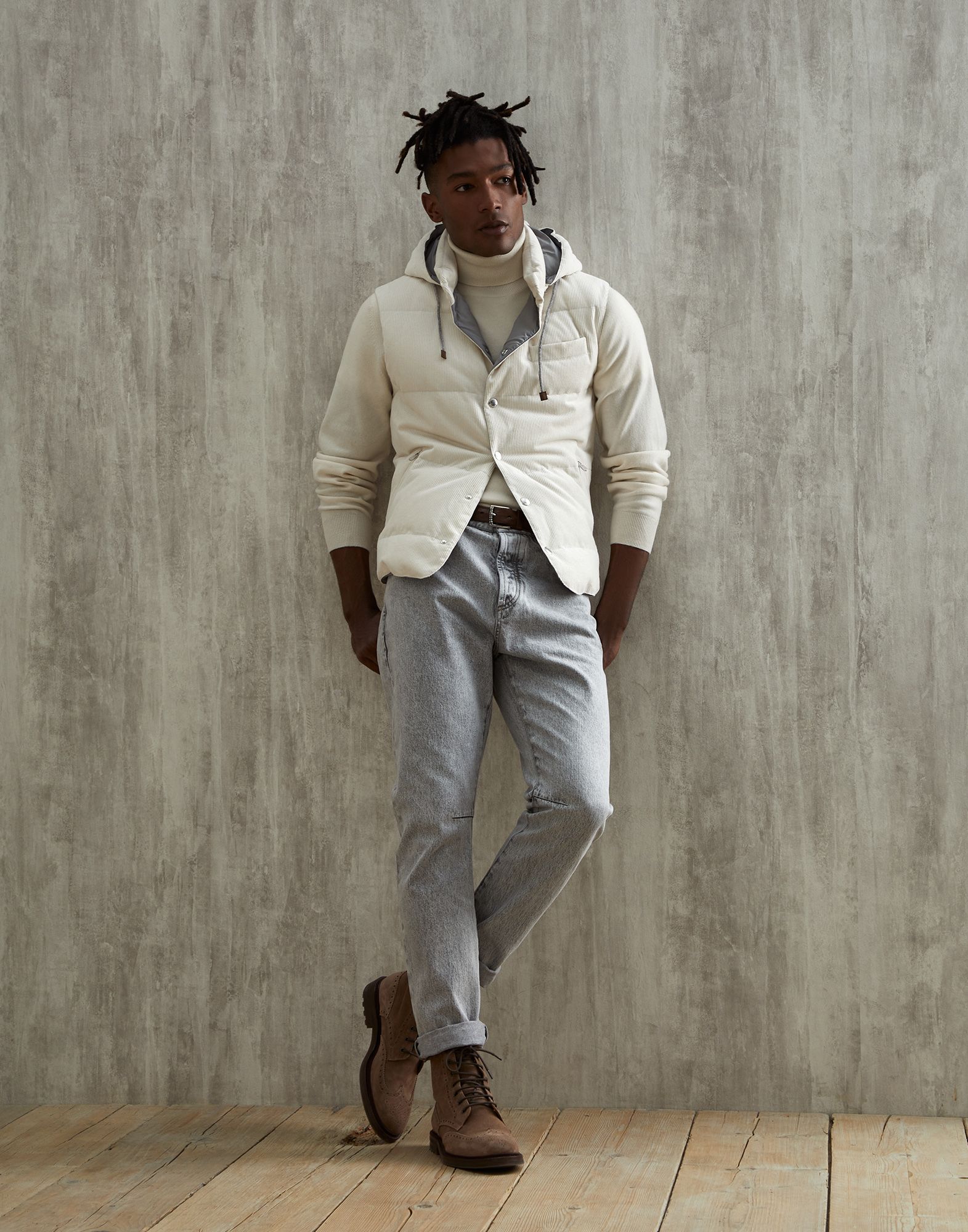 212MOUTFIT9 image number 0