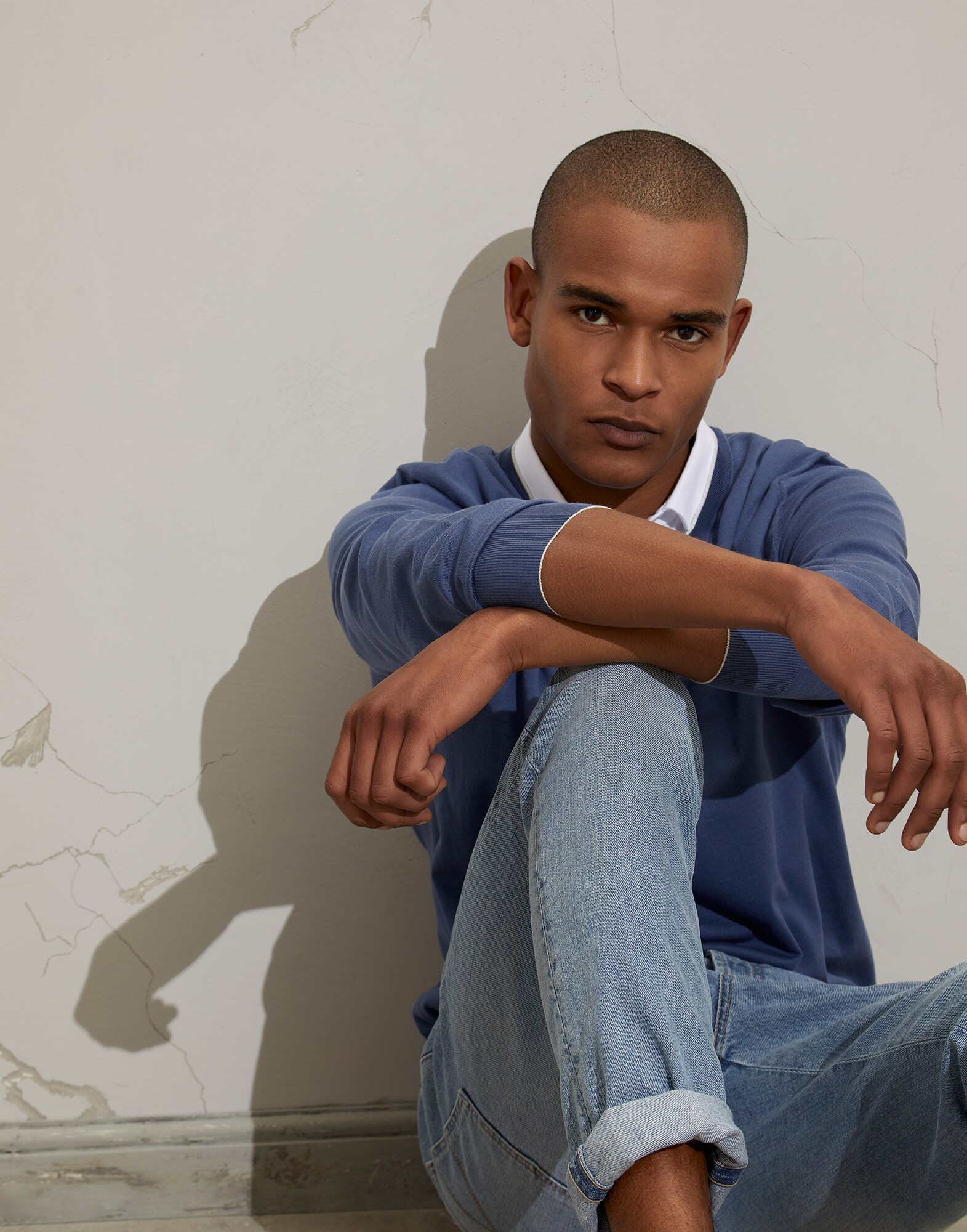 V-neck - Editorial view