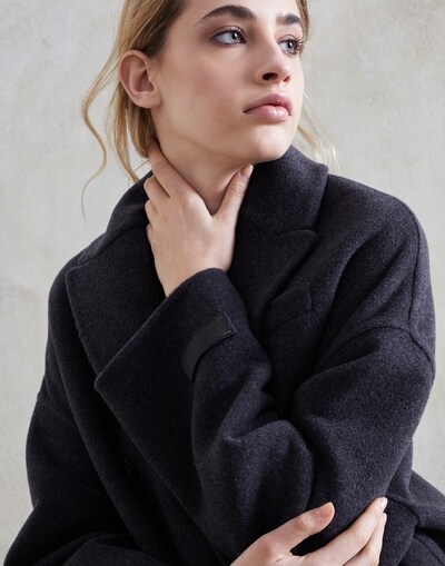 Coat - Detail view