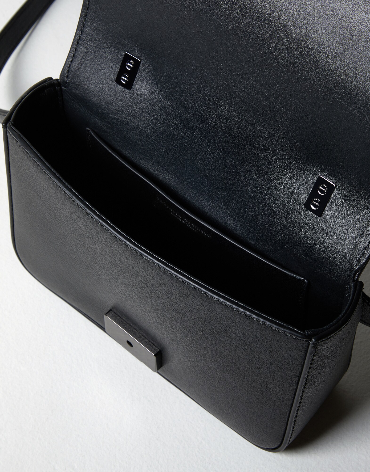 Crossbody Bag - Full look