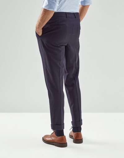 Pleated - Back view