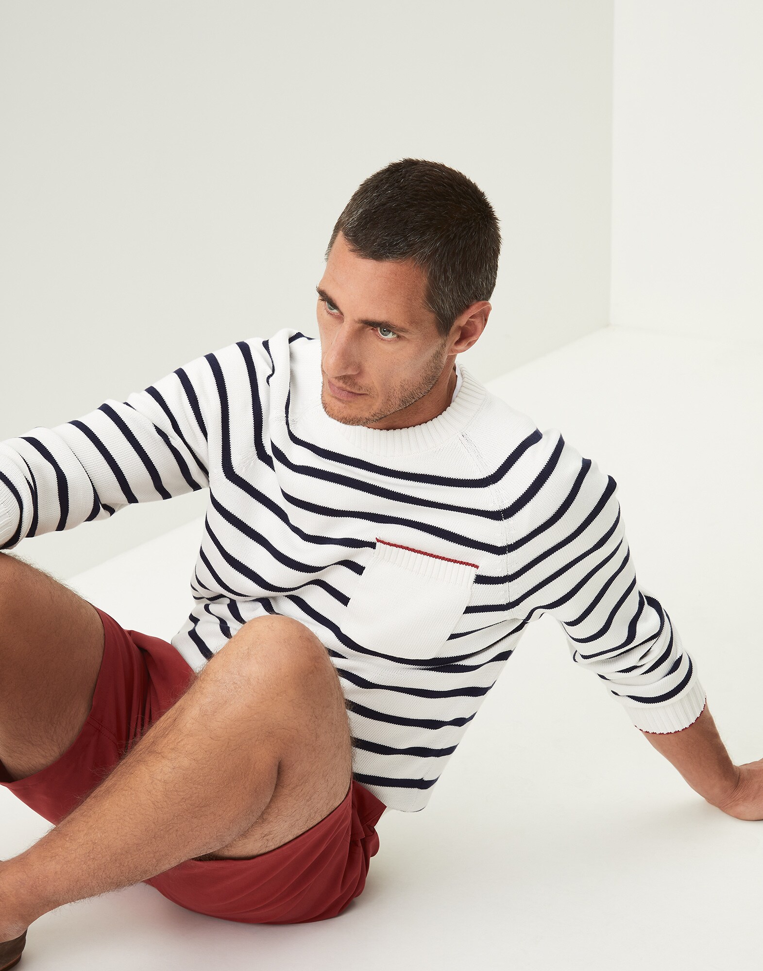 Crewneck - Editorial view