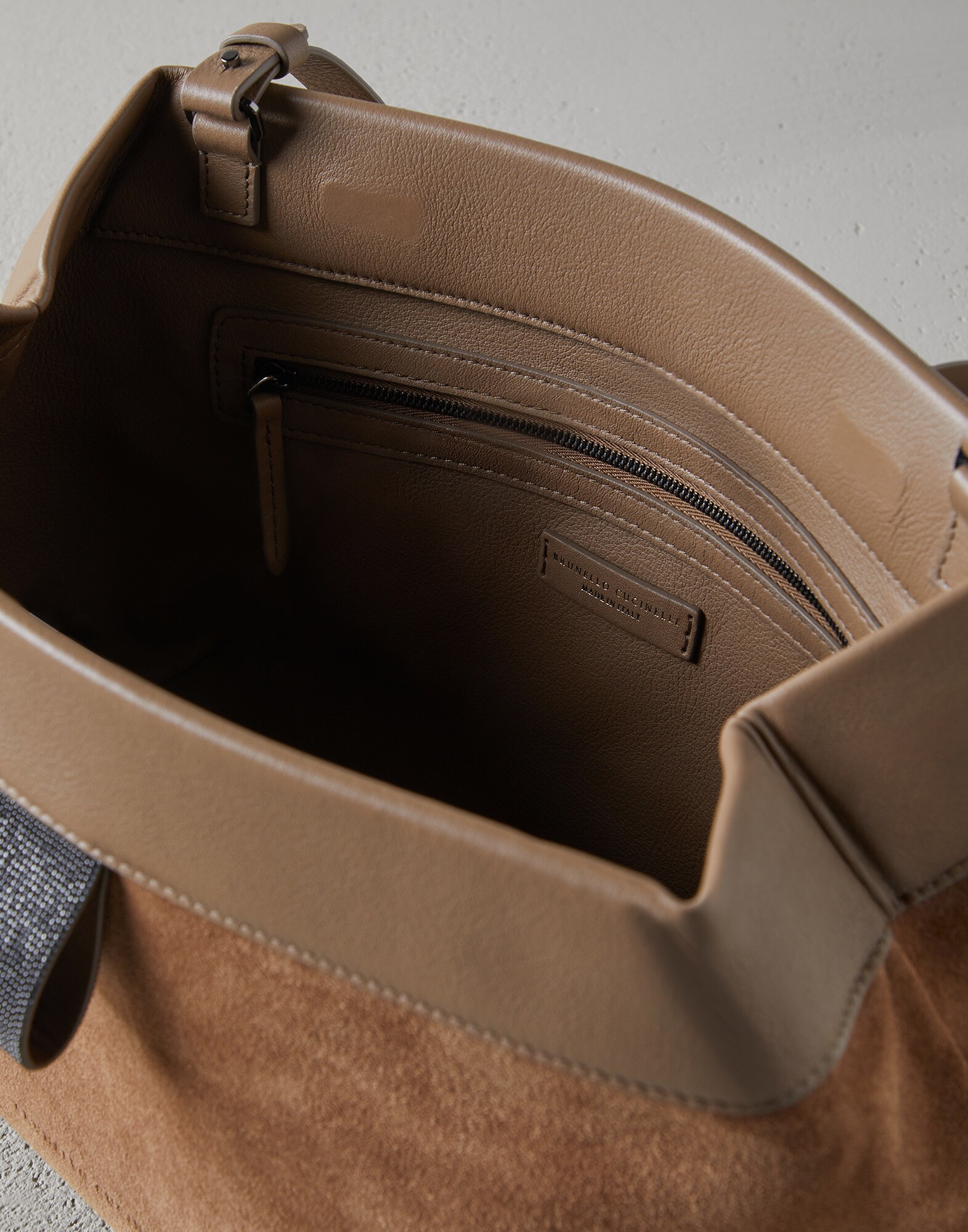 Crossbody Bag - Full look