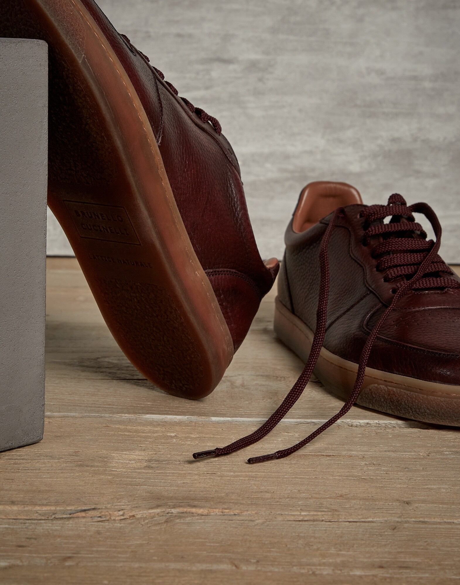 Sneakers - Detail view
