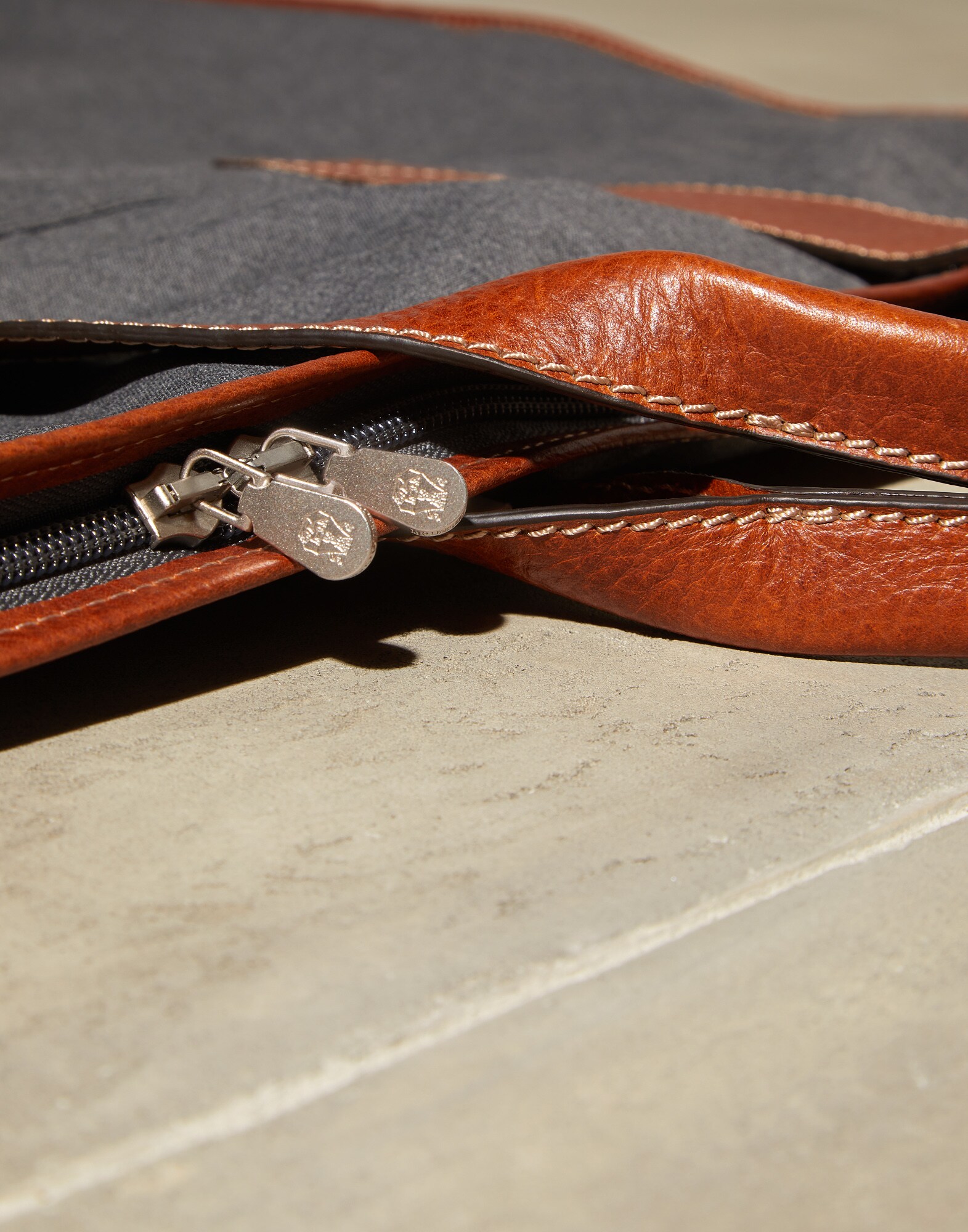 Holders & Organizers - Detail