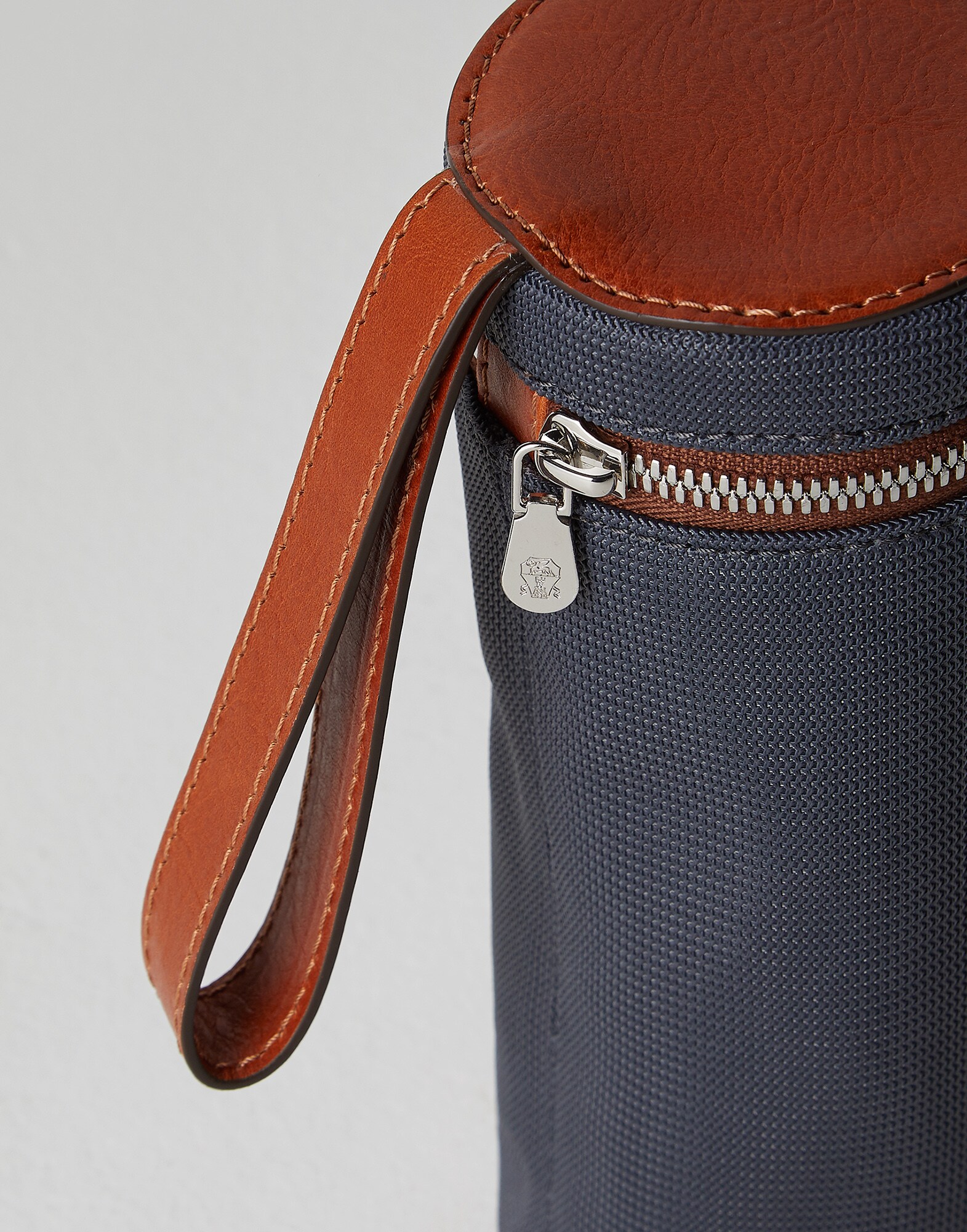Sports Accessories - Detail view
