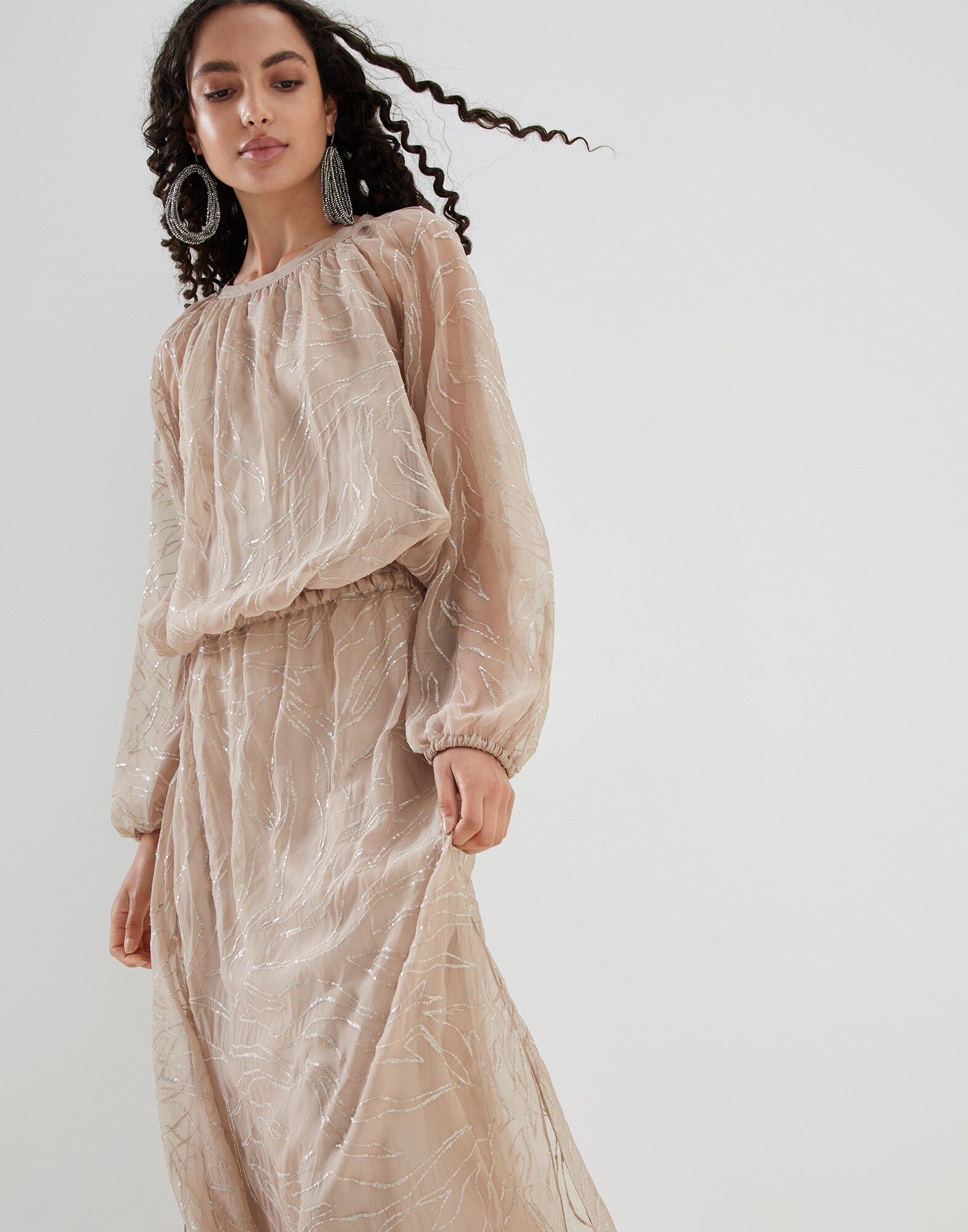 Robe de Soirée - Vue éditoriale