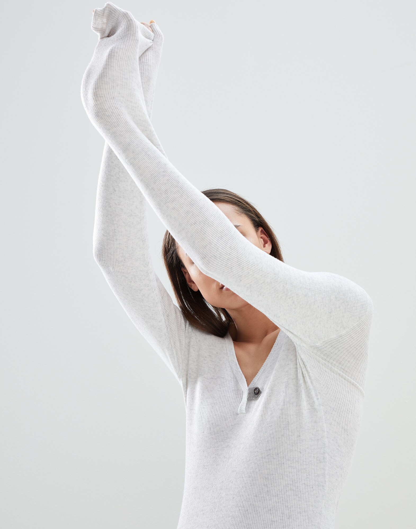 V-neck - Editorial view